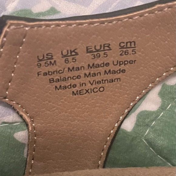 Black sandals, size 9.5 Life Stride Soft System. Wedge heel. - Picture 4 of 6